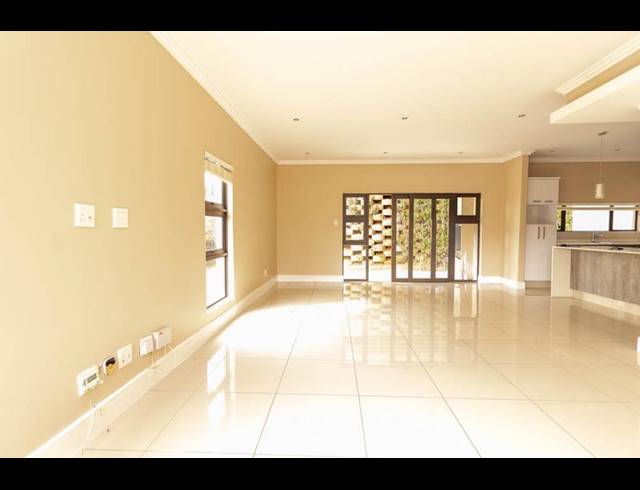 3 BEDROOM TOWNHOUSE FOR SALE IN IZINGA ESTATE